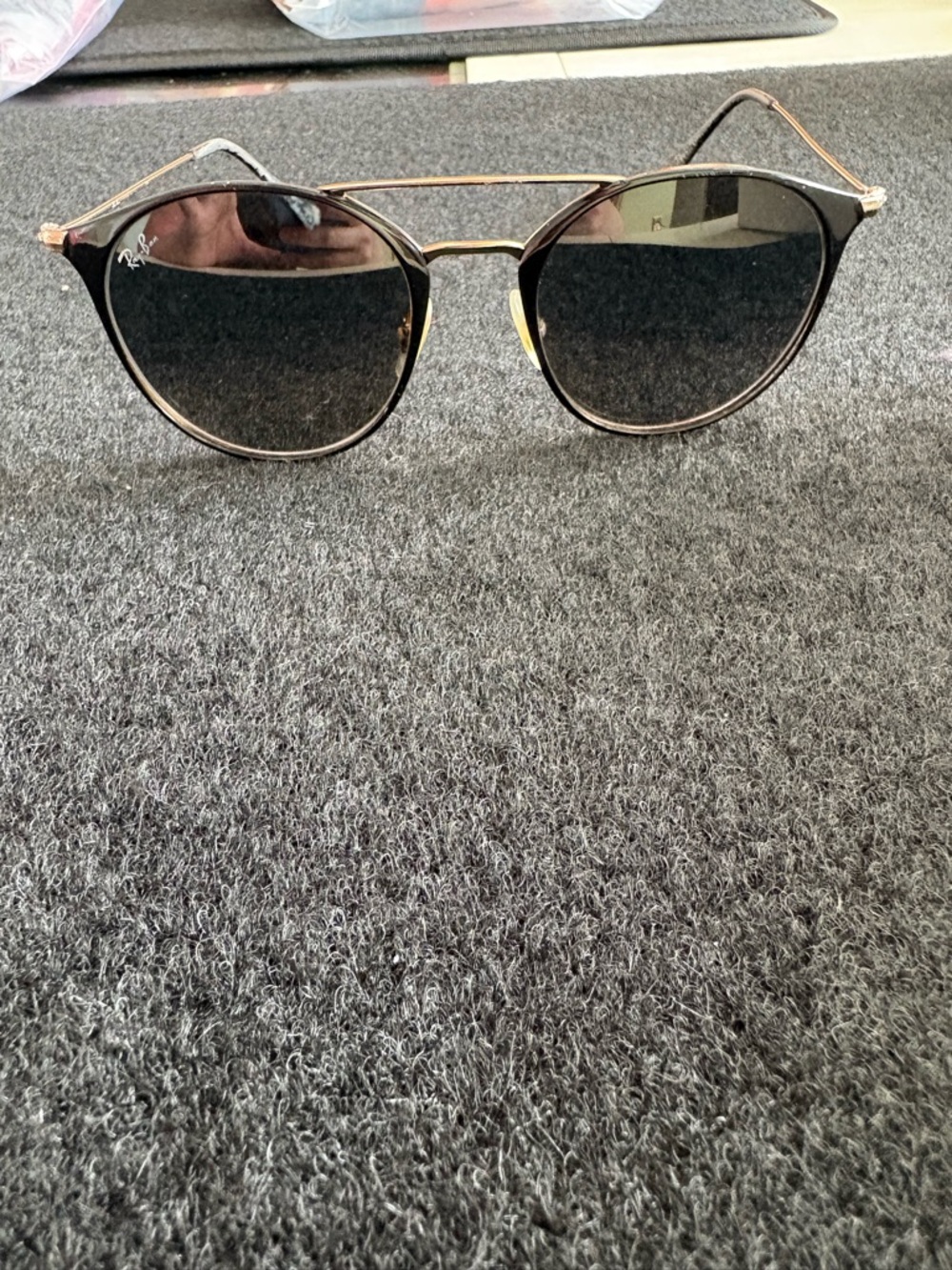 Ray-Ban RB3546 Round Metal Sunglasses Black Gold Unisex Classic